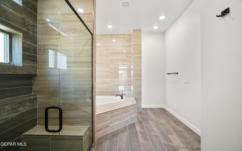 360 RIO DE JAZMIN Circle, El Paso, TX 79932, 4 Bedrooms Bedrooms, ,5 BathroomsBathrooms,Residential,For Sale,360 RIO DE JAZMIN Circle,0,935186