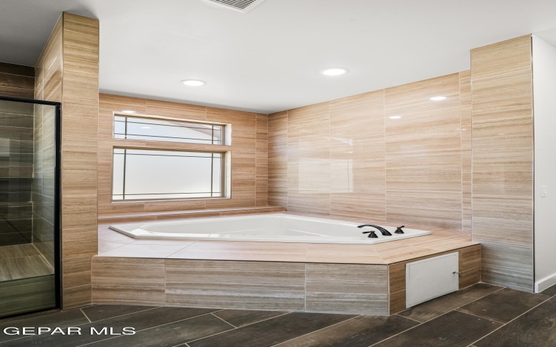 360 RIO DE JAZMIN Circle, El Paso, TX 79932, 4 Bedrooms Bedrooms, ,5 BathroomsBathrooms,Residential,For Sale,360 RIO DE JAZMIN Circle,0,935186