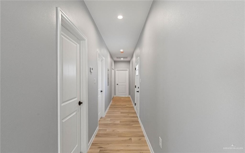 405 W Huisache Street, Weslaco, TX 78596, 2 Bedrooms Bedrooms, ,2 BathroomsBathrooms,Residential,For Sale,405 W Huisache Street,0,489105