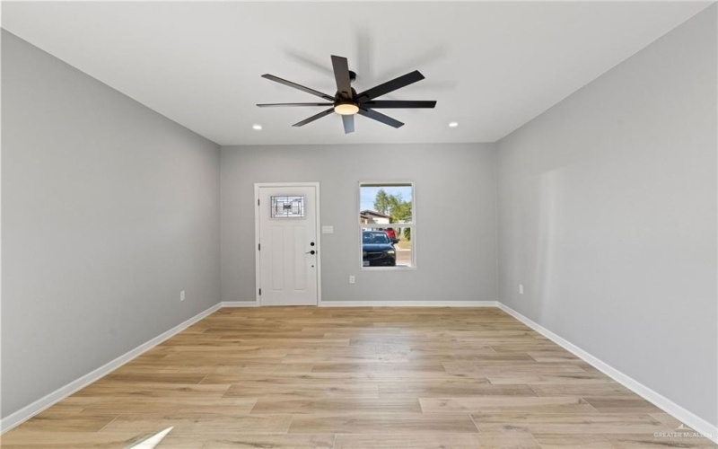 405 W Huisache Street, Weslaco, TX 78596, 2 Bedrooms Bedrooms, ,2 BathroomsBathrooms,Residential,For Sale,405 W Huisache Street,0,489105