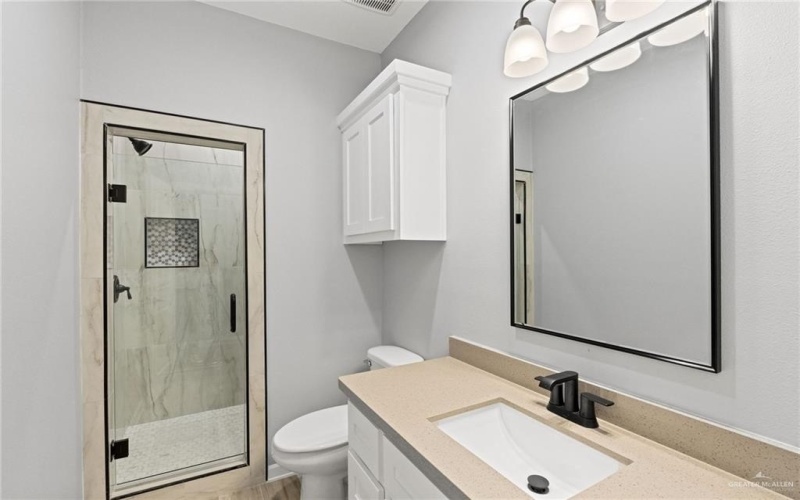 405 W Huisache Street, Weslaco, TX 78596, 2 Bedrooms Bedrooms, ,2 BathroomsBathrooms,Residential,For Sale,405 W Huisache Street,0,489105