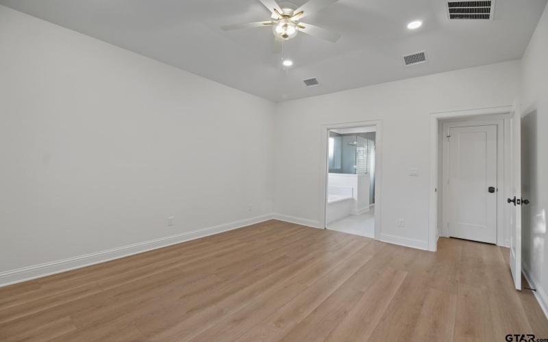 9244 Villas Ct, Tyler, TX 75703, 3 Bedrooms Bedrooms, ,3 BathroomsBathrooms,Residential,For Sale,9244 Villas Ct,0,25017759