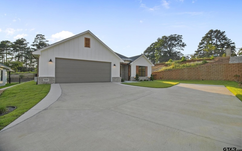 9244 Villas Ct, Tyler, TX 75703, 3 Bedrooms Bedrooms, ,3 BathroomsBathrooms,Residential,For Sale,9244 Villas Ct,0,25017759