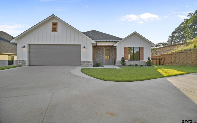 9244 Villas Ct, Tyler, TX 75703, 3 Bedrooms Bedrooms, ,3 BathroomsBathrooms,Residential,For Sale,9244 Villas Ct,0,25017759