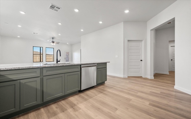 604 E 22nd Street, Wolfforth, TX 79382, 3 Habitaciones Habitaciones , ,2 BañosBaños,Residential,En Venta,604 E 22nd Street,0,202564133