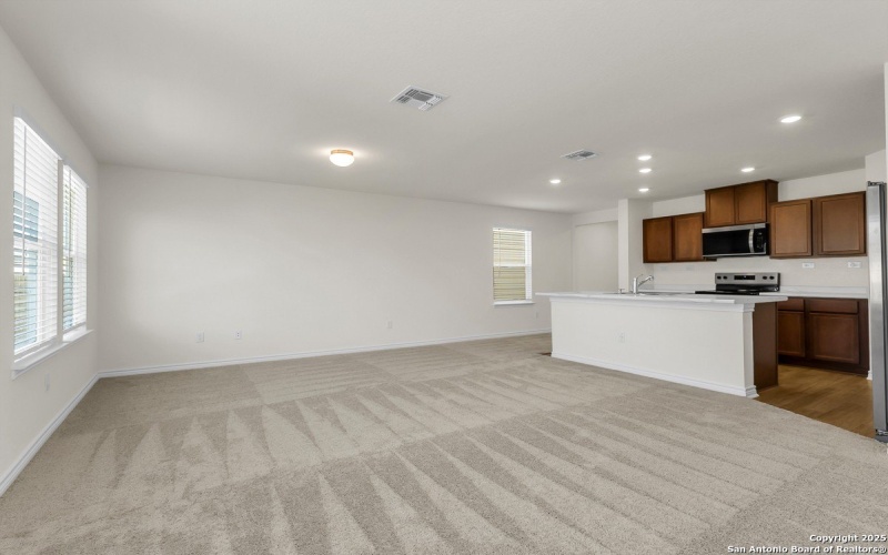 14427 STINGER HOOK, Elmendorf, TX 78112, 4 Habitaciones Habitaciones , ,2 BañosBaños,Residential,En Venta,14427 STINGER HOOK,0,1928517