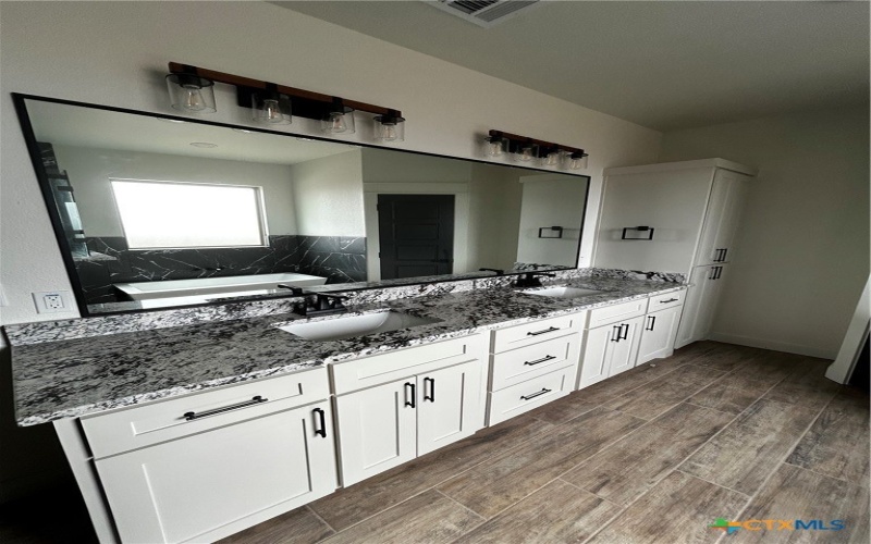 11067 Eagle Walk Boulevard, Salado, TX 76571, 4 Bedrooms Bedrooms, ,2 BathroomsBathrooms,Residential,For Sale,11067 Eagle Walk Boulevard,0,599971