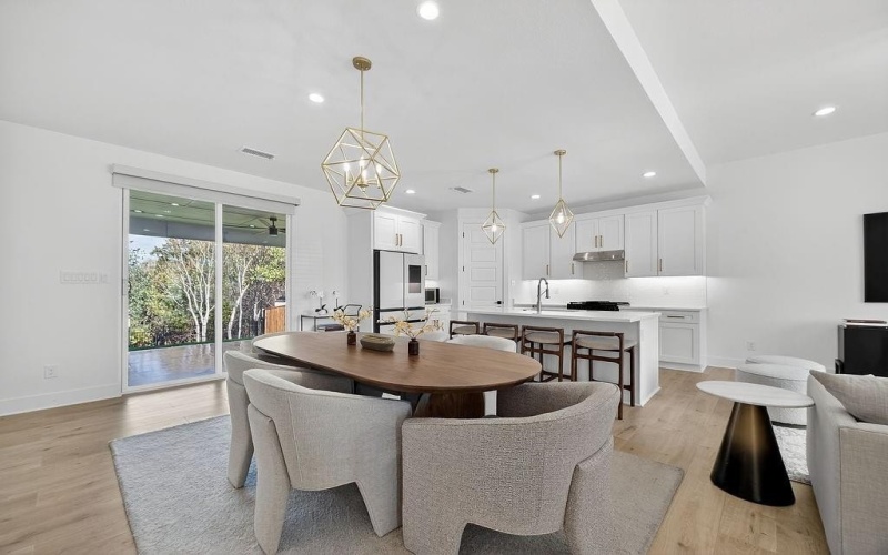 2006 Oak Garden Court, Dallas, TX 75232, 4 Habitaciones Habitaciones , ,3 BañosBaños,Residential,En Venta,2006 Oak Garden Court,0,21129222