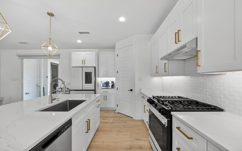 2006 Oak Garden Court, Dallas, TX 75232, 4 Habitaciones Habitaciones , ,3 BañosBaños,Residential,En Venta,2006 Oak Garden Court,0,21129222