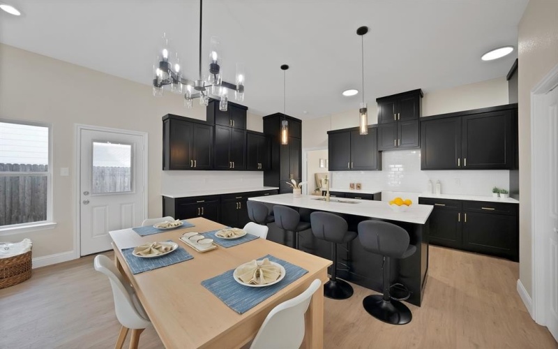 817 Stamps Avenue, Fort Worth, TX 76114, 4 Habitaciones Habitaciones , ,2 BañosBaños,Residential,En Venta,817 Stamps Avenue,0,21132451