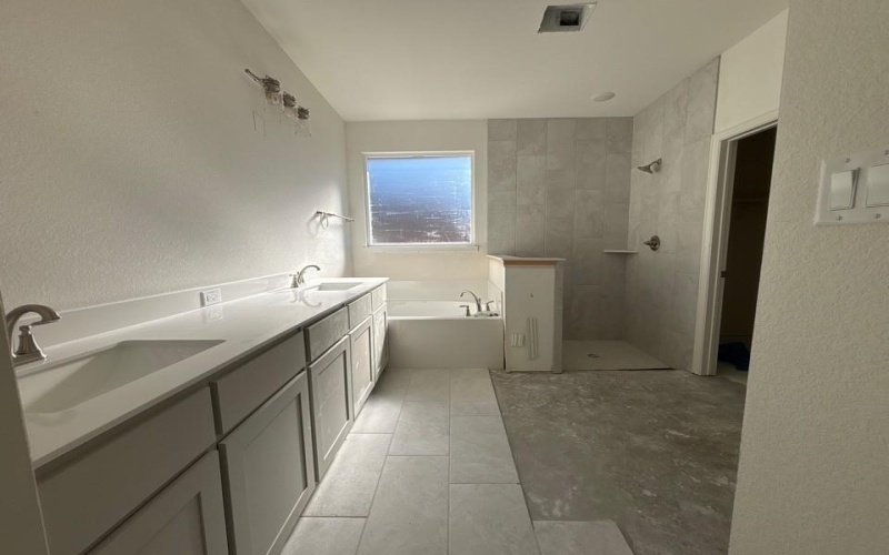 561 Waterford Park Boulevard, Weatherford, TX 76087, 3 Bedrooms Bedrooms, ,2 BathroomsBathrooms,Residential,For Sale,561 Waterford Park Boulevard,0,21132635