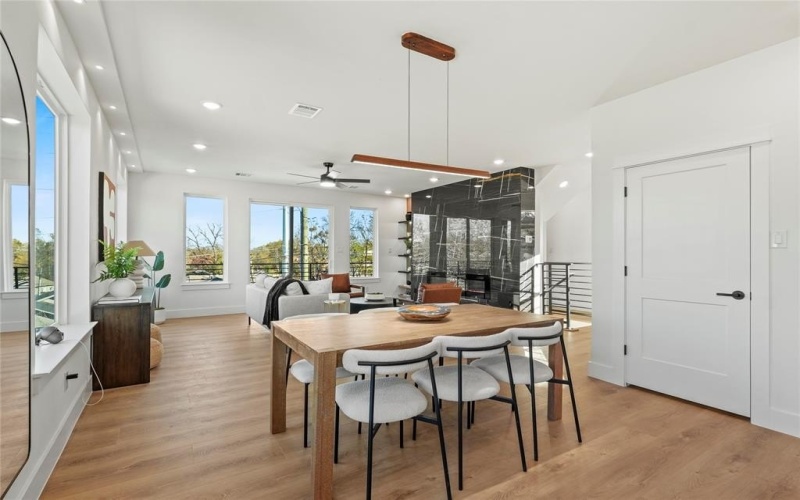 325 N Moore, Dallas, TX 75203, 4 Habitaciones Habitaciones , ,5 BañosBaños,Residential,En Venta,325 N Moore,0,21132772