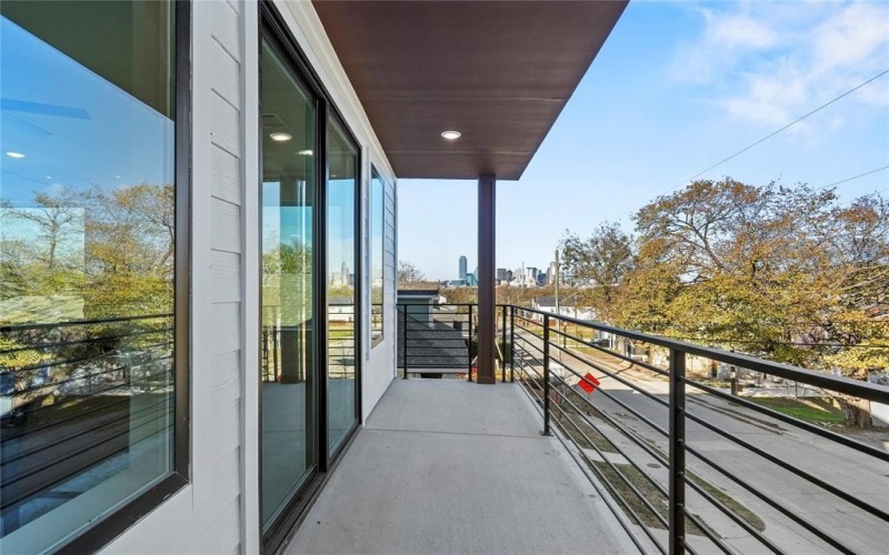 325 N Moore, Dallas, TX 75203, 4 Habitaciones Habitaciones , ,5 BañosBaños,Residential,En Venta,325 N Moore,0,21132772