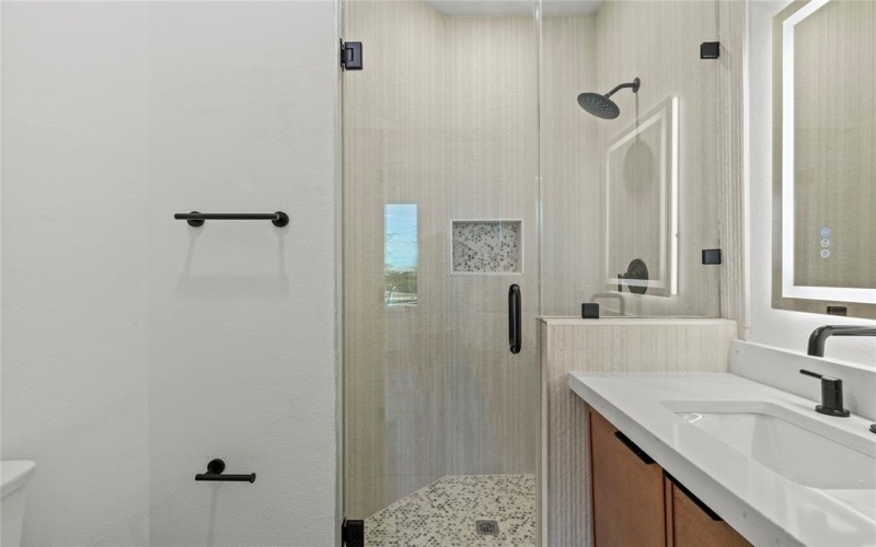 325 N Moore, Dallas, TX 75203, 4 Habitaciones Habitaciones , ,5 BañosBaños,Residential,En Venta,325 N Moore,0,21132772