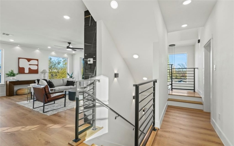 325 N Moore, Dallas, TX 75203, 4 Habitaciones Habitaciones , ,5 BañosBaños,Residential,En Venta,325 N Moore,0,21132772