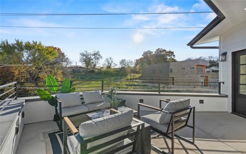 325 N Moore, Dallas, TX 75203, 4 Habitaciones Habitaciones , ,5 BañosBaños,Residential,En Venta,325 N Moore,0,21132772