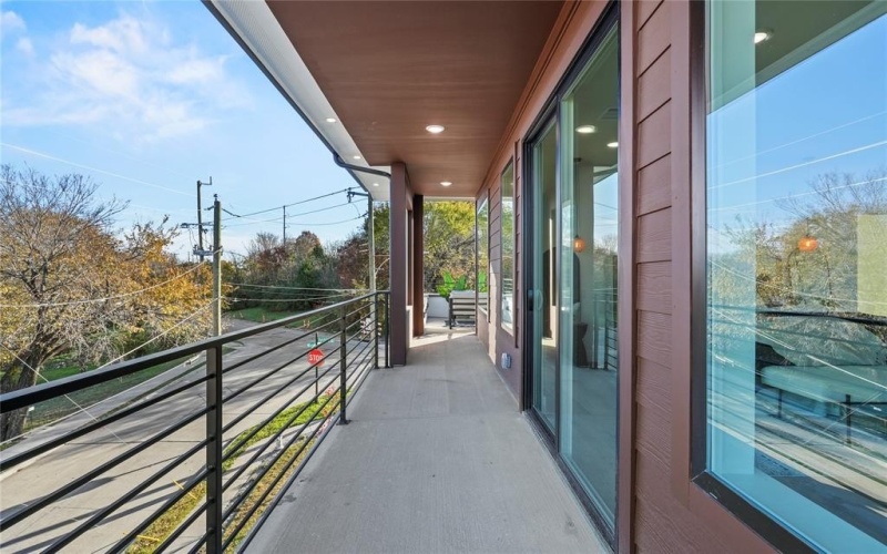 325 N Moore, Dallas, TX 75203, 4 Habitaciones Habitaciones , ,5 BañosBaños,Residential,En Venta,325 N Moore,0,21132772