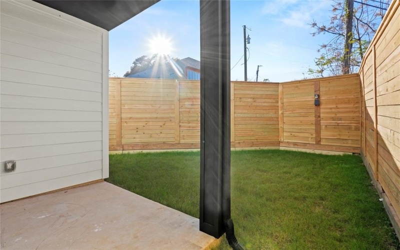 325 N Moore, Dallas, TX 75203, 4 Habitaciones Habitaciones , ,5 BañosBaños,Residential,En Venta,325 N Moore,0,21132772