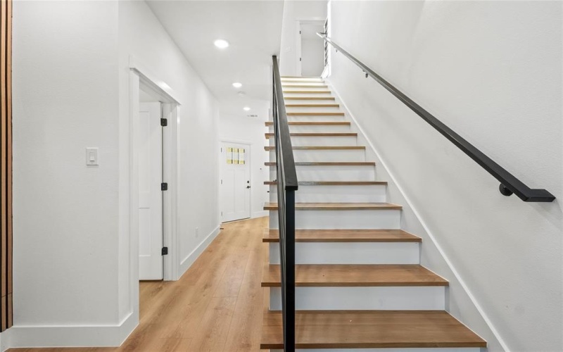 325 N Moore, Dallas, TX 75203, 4 Habitaciones Habitaciones , ,5 BañosBaños,Residential,En Venta,325 N Moore,0,21132772