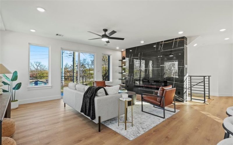 325 N Moore, Dallas, TX 75203, 4 Habitaciones Habitaciones , ,5 BañosBaños,Residential,En Venta,325 N Moore,0,21132772