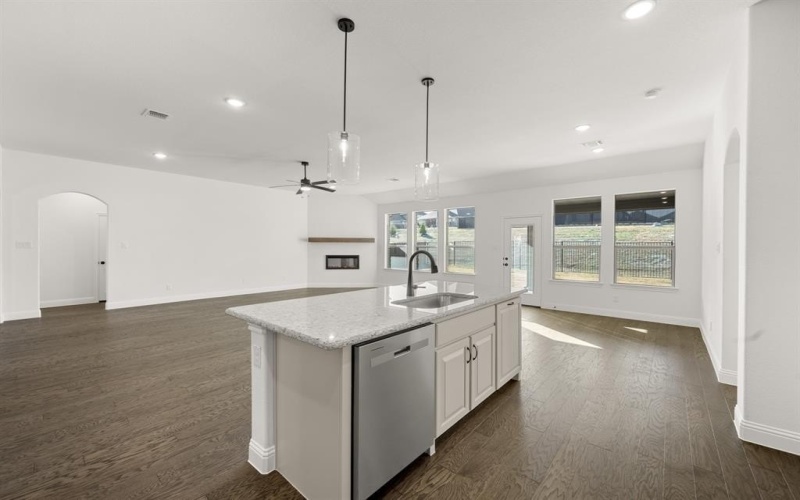 725 Winecup Way, Midlothian, TX 76065, 3 Habitaciones Habitaciones , ,2 BañosBaños,Residential,En Venta,725 Winecup Way,0,21132893