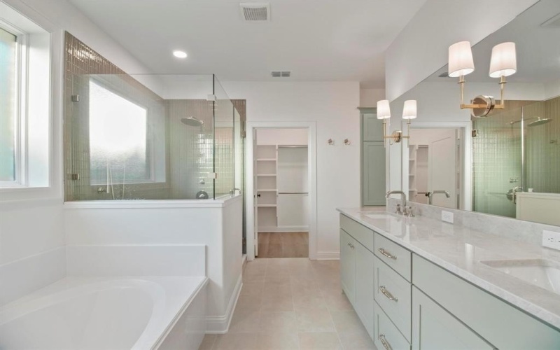 9244 Villas Court, Tyler, TX 75703, 3 Bedrooms Bedrooms, ,3 BathroomsBathrooms,Residential,For Sale,9244 Villas Court,0,21133187