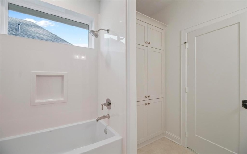 9244 Villas Court, Tyler, TX 75703, 3 Bedrooms Bedrooms, ,3 BathroomsBathrooms,Residential,For Sale,9244 Villas Court,0,21133187