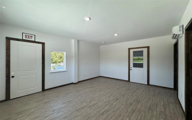 1401 Ranger Highway #301 & 302, Weatherford, TX 76086, ,Otro,En Venta,1401 Ranger Highway,0,21133253