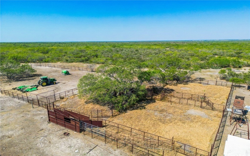 3189-3251 County Road 407, Karnes City, TX 78113, ,Granja,En Venta,3189-3251 County Road 407,0,468857