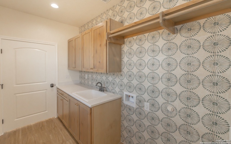 591 Eichman, Poteet, TX 78065, 3 Habitaciones Habitaciones , ,2 BañosBaños,Residential,En Venta,591 Eichman,0,1928644