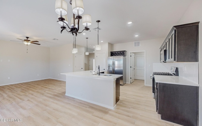 516 LOGWOOD Avenue, Canutillo, TX 79835, 4 Habitaciones Habitaciones , ,2 BañosBaños,Residential,En Venta,516 LOGWOOD Avenue,0,935244