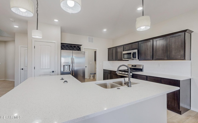 516 LOGWOOD Avenue, Canutillo, TX 79835, 4 Habitaciones Habitaciones , ,2 BañosBaños,Residential,En Venta,516 LOGWOOD Avenue,0,935244