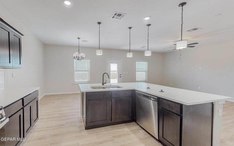 516 LOGWOOD Avenue, Canutillo, TX 79835, 4 Habitaciones Habitaciones , ,2 BañosBaños,Residential,En Venta,516 LOGWOOD Avenue,0,935244