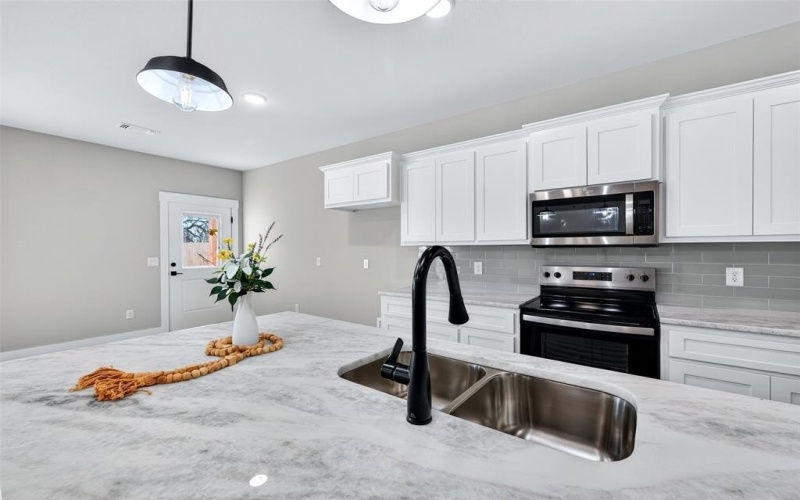 506 Broadway Street, Whitesboro, TX 76273, 3 Bedrooms Bedrooms, ,2 BathroomsBathrooms,Residential,For Sale,506 Broadway Street,0,21116342