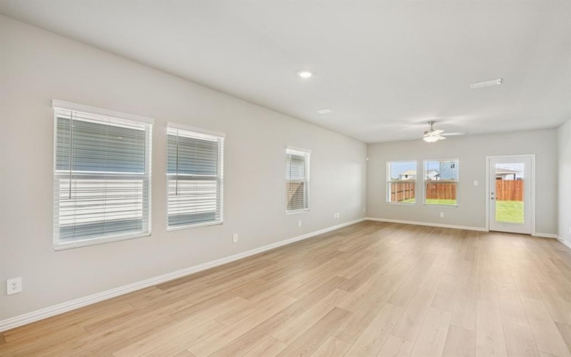 703 Leavenworth Drive, Princeton, TX 75071, 4 Habitaciones Habitaciones , ,2 BañosBaños,Residential,En Venta,703 Leavenworth Drive,0,21130492