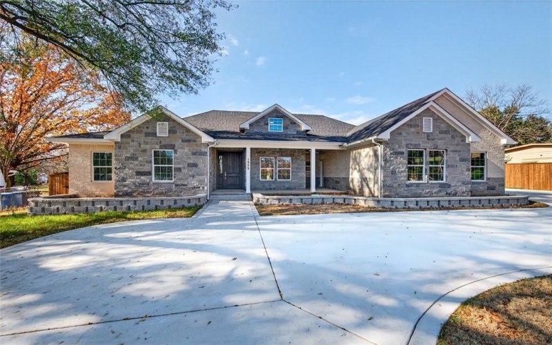 1809 Bluebonnet Avenue, Denison, TX 75020, 5 Habitaciones Habitaciones , ,3 BañosBaños,Residential,En Venta,1809 Bluebonnet Avenue,0,21130624