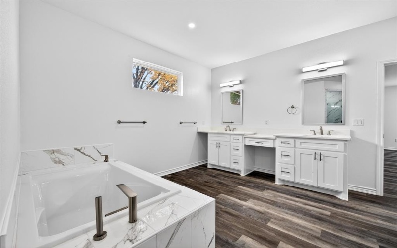 1809 Bluebonnet Avenue, Denison, TX 75020, 5 Habitaciones Habitaciones , ,3 BañosBaños,Residential,En Venta,1809 Bluebonnet Avenue,0,21130624