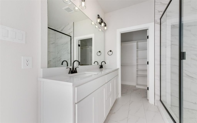 530 Elm Street, Forney, TX 75126, 4 Habitaciones Habitaciones , ,2 BañosBaños,Residential,En Venta,530 Elm Street,0,21133274