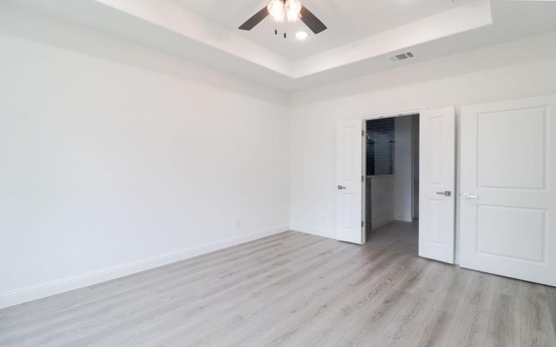 2613 Chestnut Avenue, Fort Worth, TX 76164, 4 Bedrooms Bedrooms, ,2 BathroomsBathrooms,Residential,For Sale,2613 Chestnut Avenue,0,21133557