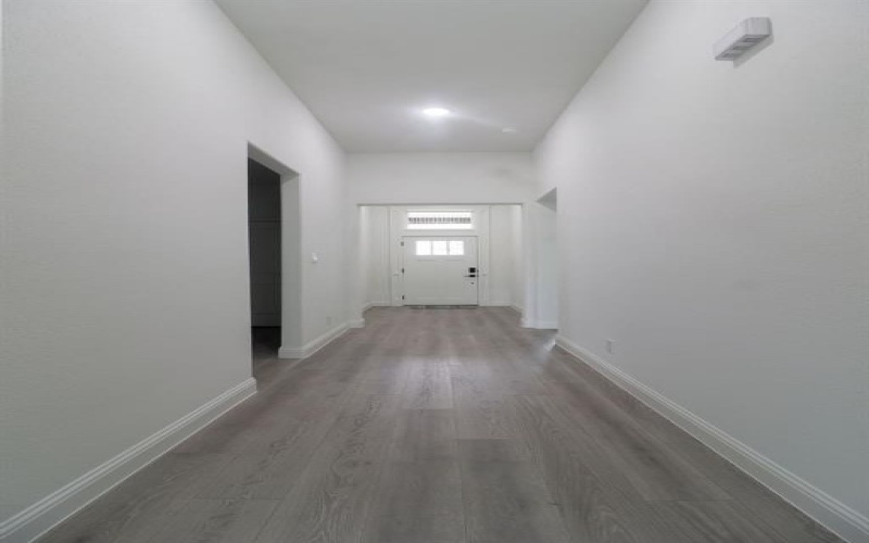 2613 Chestnut Avenue, Fort Worth, TX 76164, 4 Bedrooms Bedrooms, ,2 BathroomsBathrooms,Residential,For Sale,2613 Chestnut Avenue,0,21133557