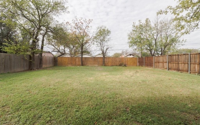 2613 Chestnut Avenue, Fort Worth, TX 76164, 4 Bedrooms Bedrooms, ,2 BathroomsBathrooms,Residential,For Sale,2613 Chestnut Avenue,0,21133557