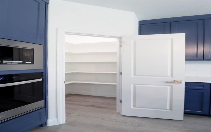 2613 Chestnut Avenue, Fort Worth, TX 76164, 4 Bedrooms Bedrooms, ,2 BathroomsBathrooms,Residential,For Sale,2613 Chestnut Avenue,0,21133557