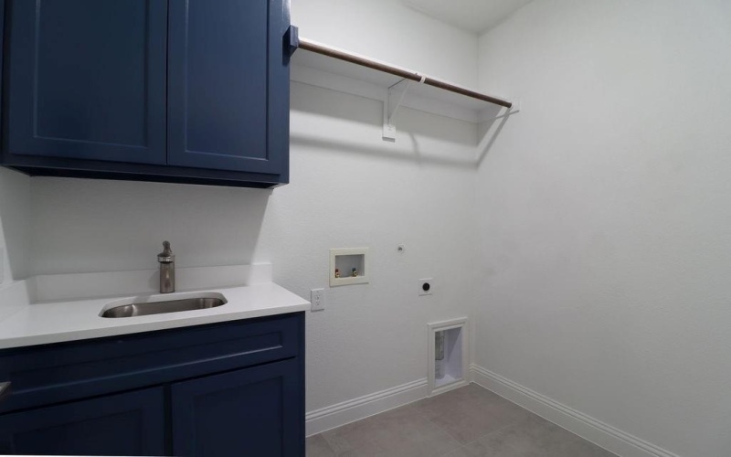 2613 Chestnut Avenue, Fort Worth, TX 76164, 4 Bedrooms Bedrooms, ,2 BathroomsBathrooms,Residential,For Sale,2613 Chestnut Avenue,0,21133557