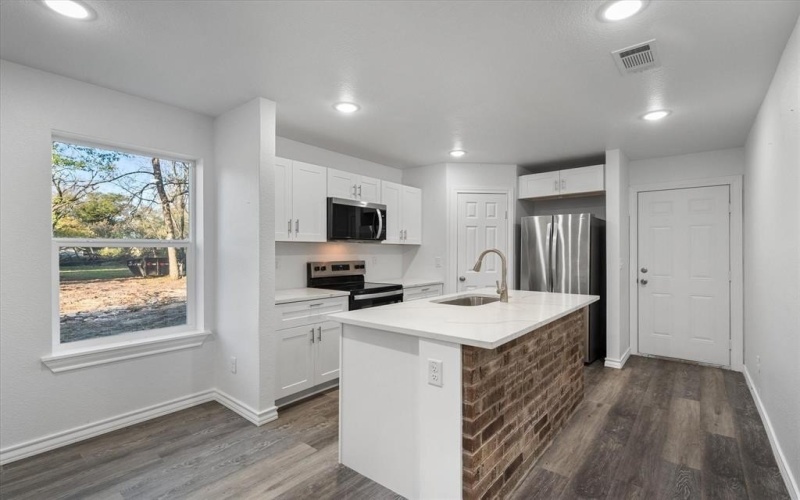 2004 W 2nd Avenue, Corsicana, TX 75110, 3 Habitaciones Habitaciones , ,2 BañosBaños,Residential,En Venta,2004 W 2nd Avenue,0,21133742