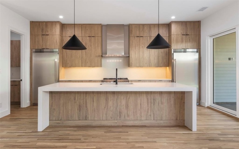 5611 Ellsworth Avenue #101, Dallas, TX 75206, 4 Bedrooms Bedrooms, ,3 BathroomsBathrooms,Residential,For Sale,5611 Ellsworth Avenue,0,21133751