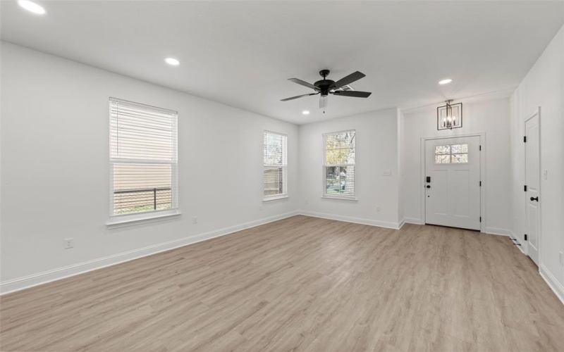 1610 N 6th Street, Waco, TX 76707, 3 Bedrooms Bedrooms, ,2 BathroomsBathrooms,Residential,For Sale,1610 N 6th Street,0,21133896