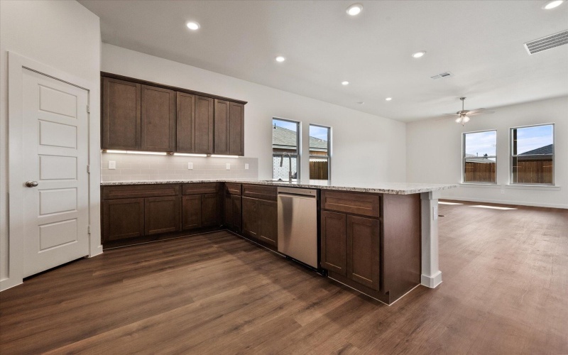 7207 7th Street, Lubbock, TX 79416, 3 Habitaciones Habitaciones , ,2 BañosBaños,Residential,En Venta,7207 7th Street,0,202564209