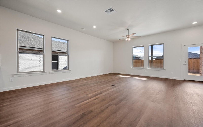 7207 7th Street, Lubbock, TX 79416, 3 Habitaciones Habitaciones , ,2 BañosBaños,Residential,En Venta,7207 7th Street,0,202564209