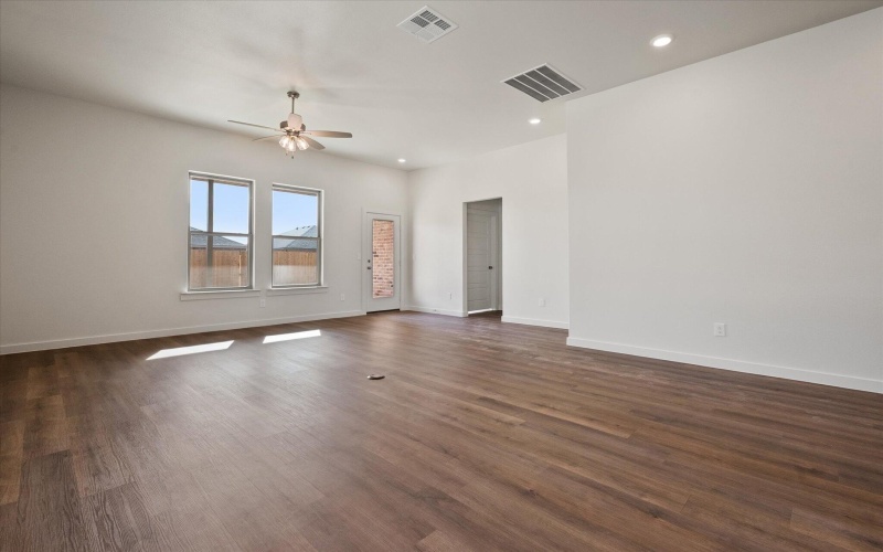 7207 7th Street, Lubbock, TX 79416, 3 Habitaciones Habitaciones , ,2 BañosBaños,Residential,En Venta,7207 7th Street,0,202564209