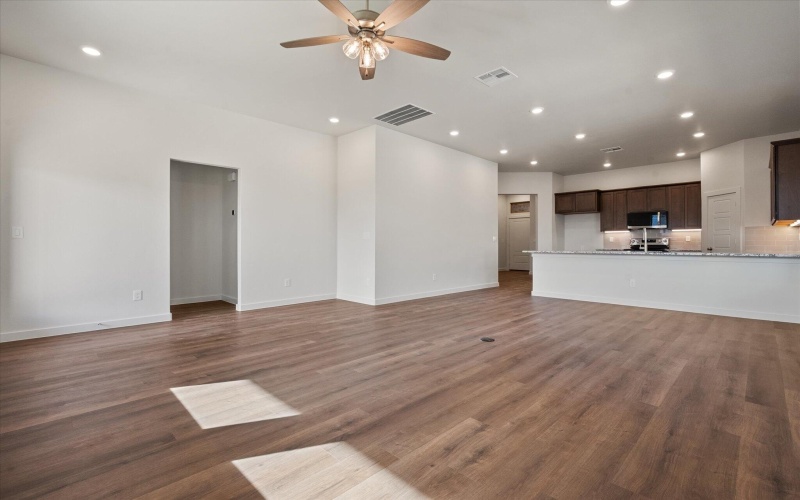 7207 7th Street, Lubbock, TX 79416, 3 Habitaciones Habitaciones , ,2 BañosBaños,Residential,En Venta,7207 7th Street,0,202564209